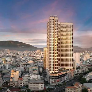 Отель Melia Vinpearl Empire, Нячанг