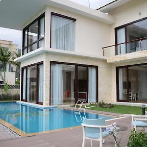 Курортный комплекс Diamond Bay Golf And, Нячанг